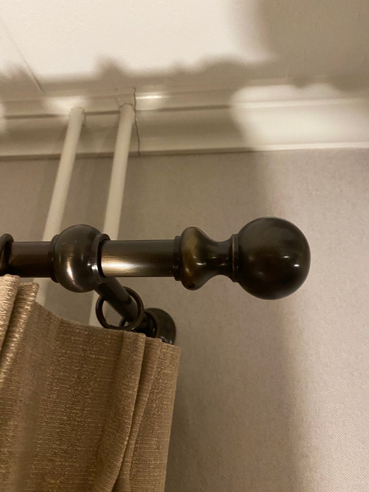 Bronzen roede inclusief ringen, Ophalen