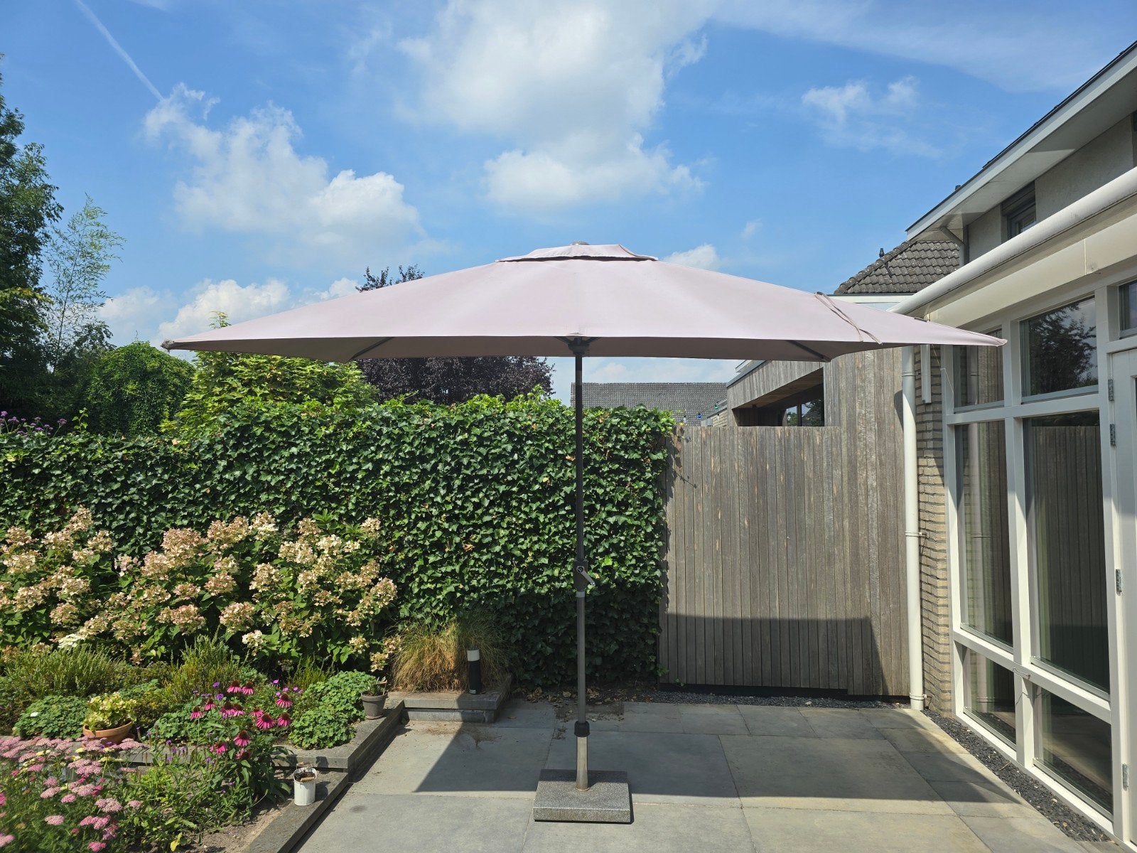 parasol intratuin 3x2 meter, 270 hoogste punt. incl voet, Ophalen, Gebruikt, Kantelbaar, 2 tot 3 meter