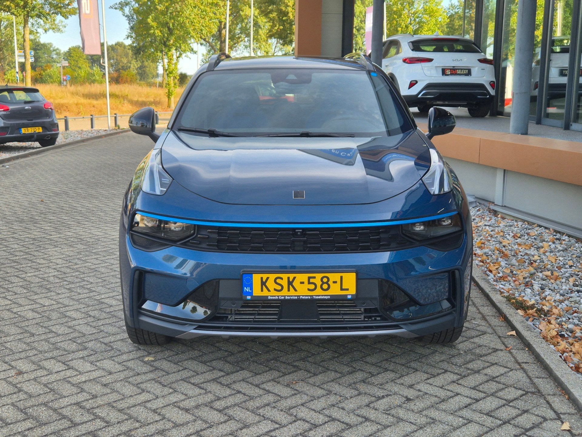 Lynk & Co 01 1.5 / zwartehemel / panorama dak, Euro 6, Blauw, Plug-in hybride, Bedrijf