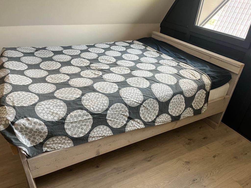 Tweepersoons bed van steigerhout, Huis en Inrichting, Slaapkamer | Bedden, Ophalen, Gebruikt, Beige, Steigerhout