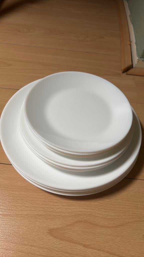 Ikea borden set wit GRATIS, Ophalen of Verzenden, Zo goed als nieuw, Bord(en), Overige stijlen
