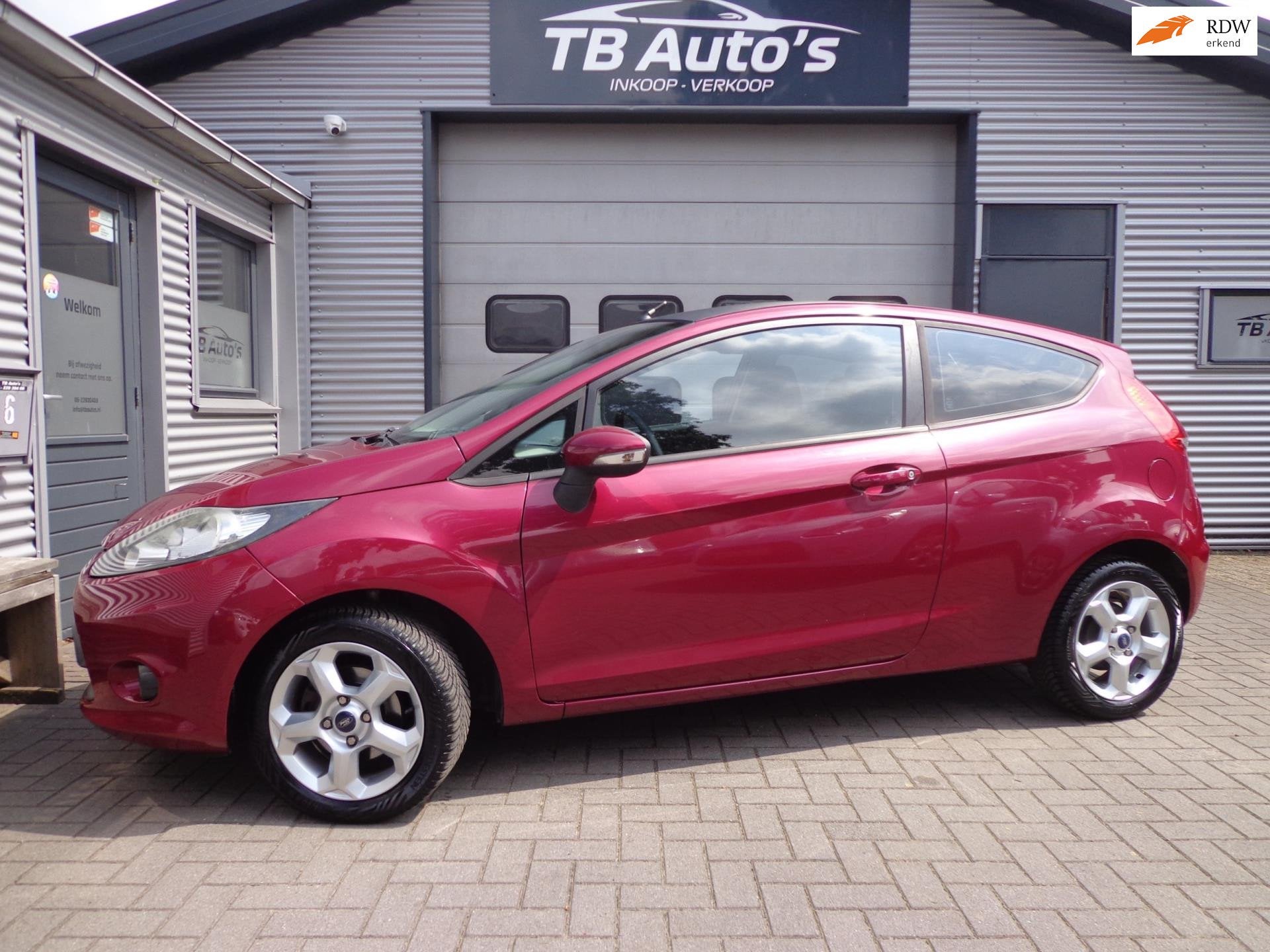 Ford Fiesta 1.25 Trend ! APK 23-07-2027 !, Auto's, Ford, Voorwielaandrijving, Stof, 82 pk, Metallic lak
