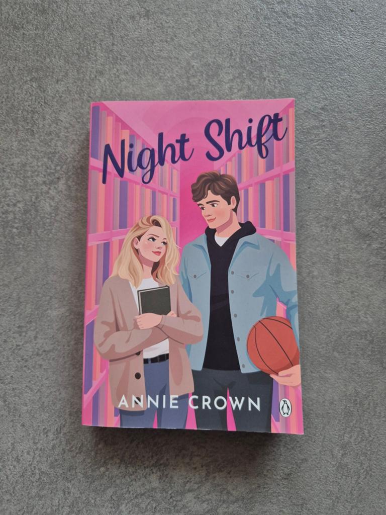 Night Shift - Annie Crown (Engels), Ophalen of Verzenden, Zo goed als nieuw, Annie Crown, Europa overig