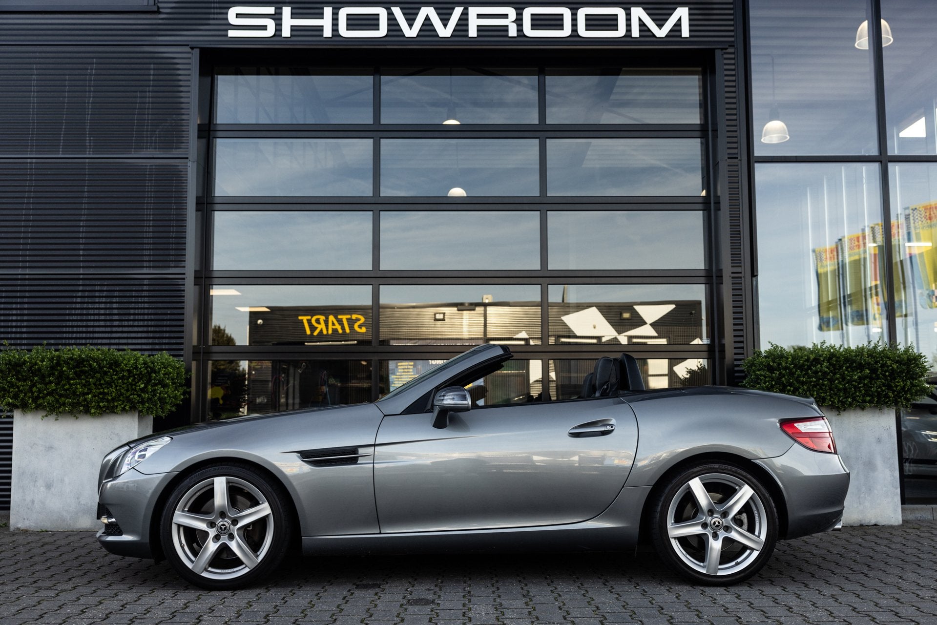 Mercedes-Benz SLK-klasse 250, 204 PK, AMG, Panoramadak, Crui, Automaat, Gebruikt, Zwart, 4 cilinders