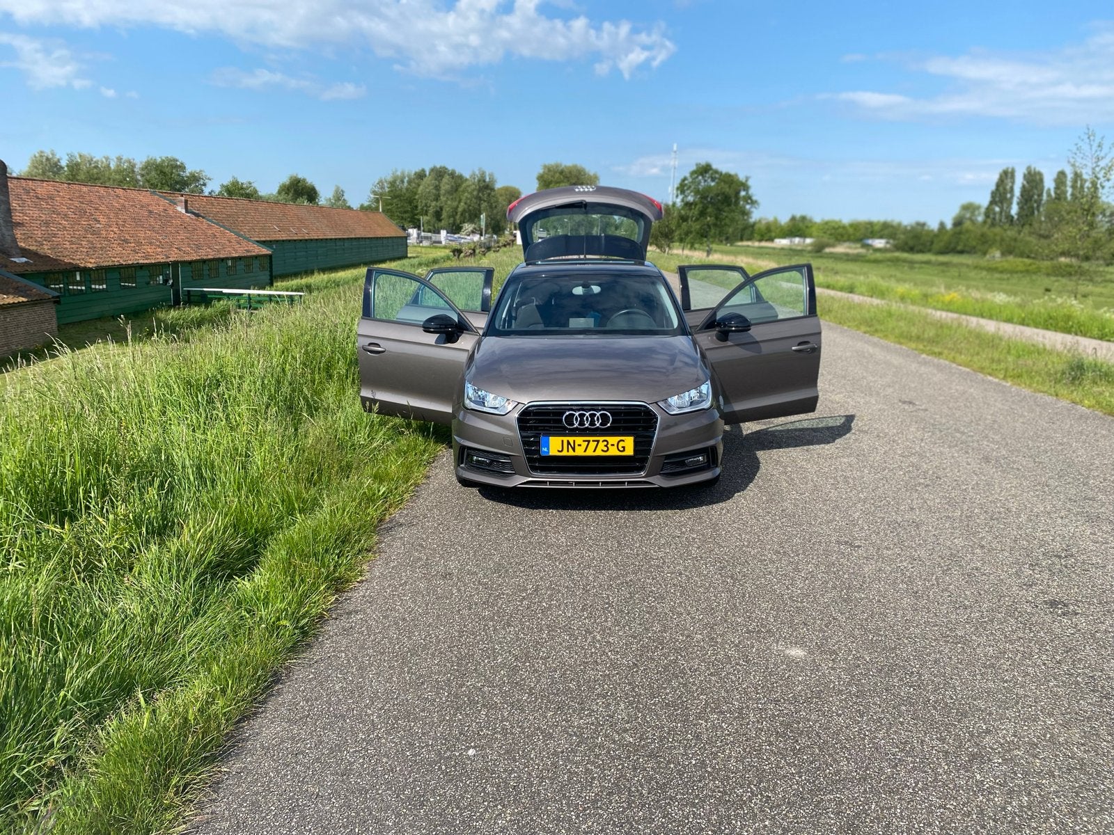 Audi A1 | 1.0 Tfsi 95pk | 2016 | Bruin | S Line, Auto's, Audi, Voorwielaandrijving, Stof, Zwart, Bruin