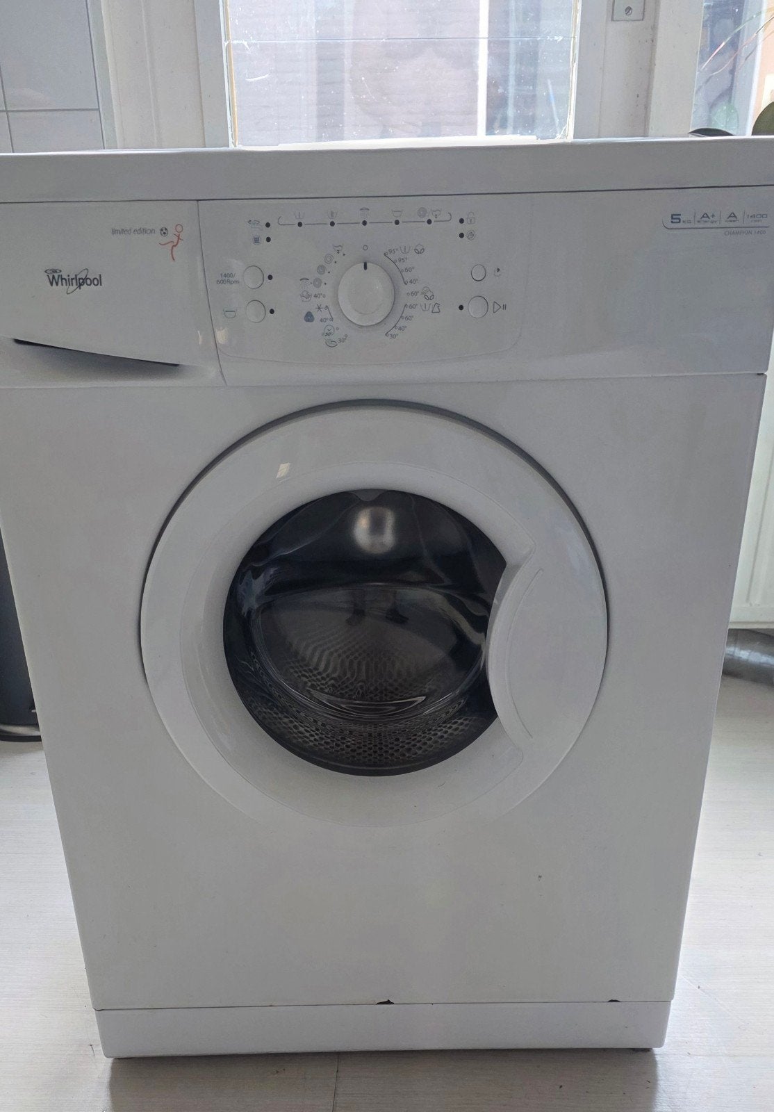 Whirlpool Champion 1400 Wasmachine - 5 kg, A+ energie, Ophalen, 1200 tot 1600 toeren, Gebruikt, Wolwasprogramma