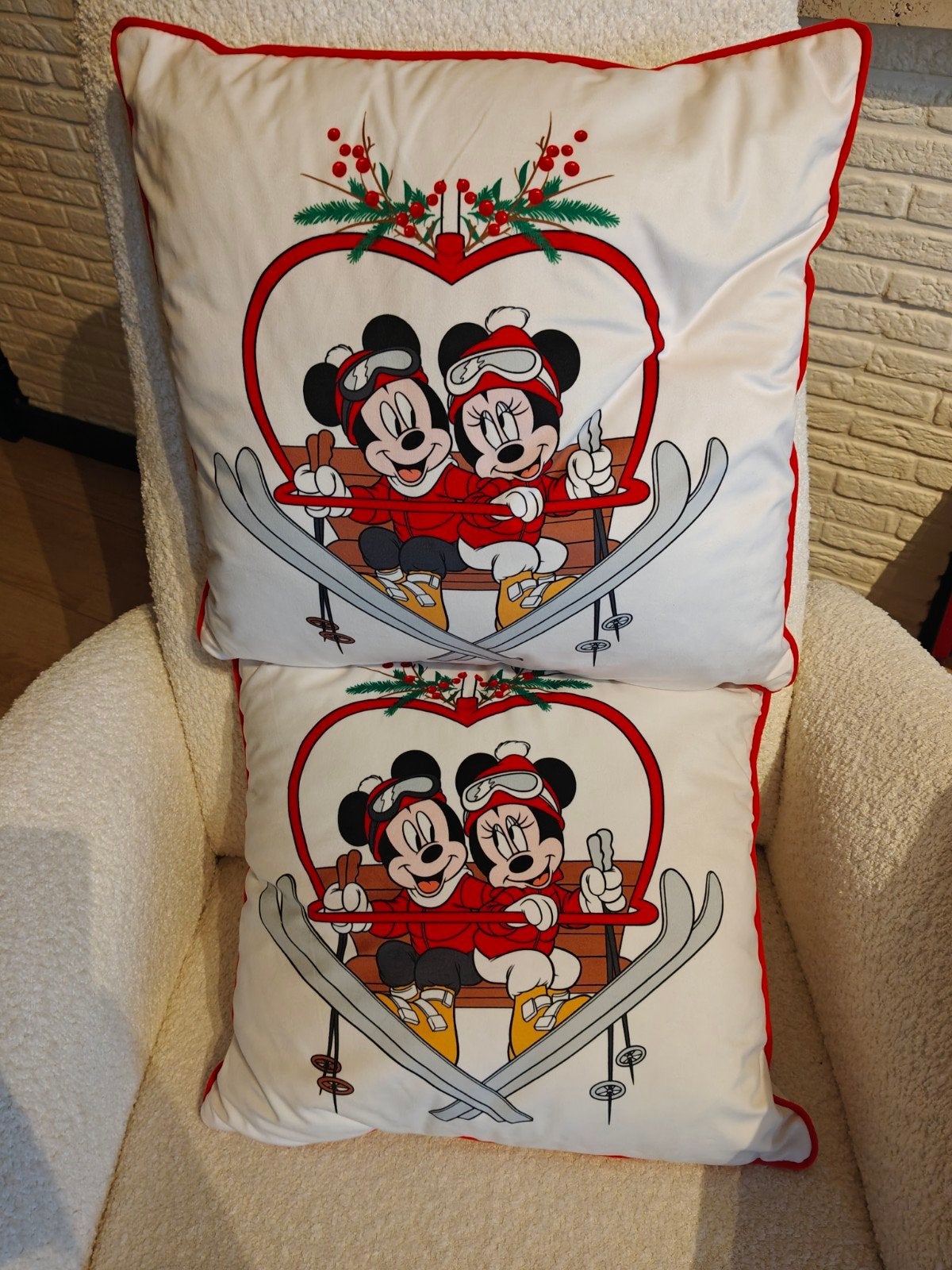 Twee Disney Mickey & Minnie Kerst Kussens, Ophalen of Verzenden
