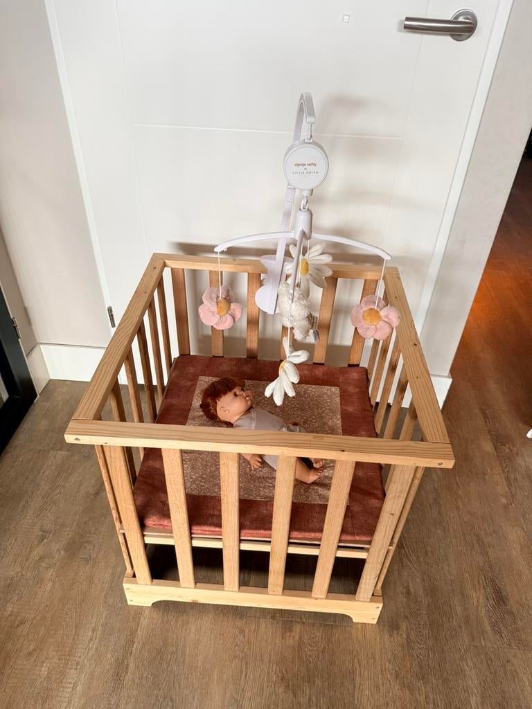 Poppenbox met nijntje boxmobiel, Ophalen, Zo goed als nieuw, Babypop