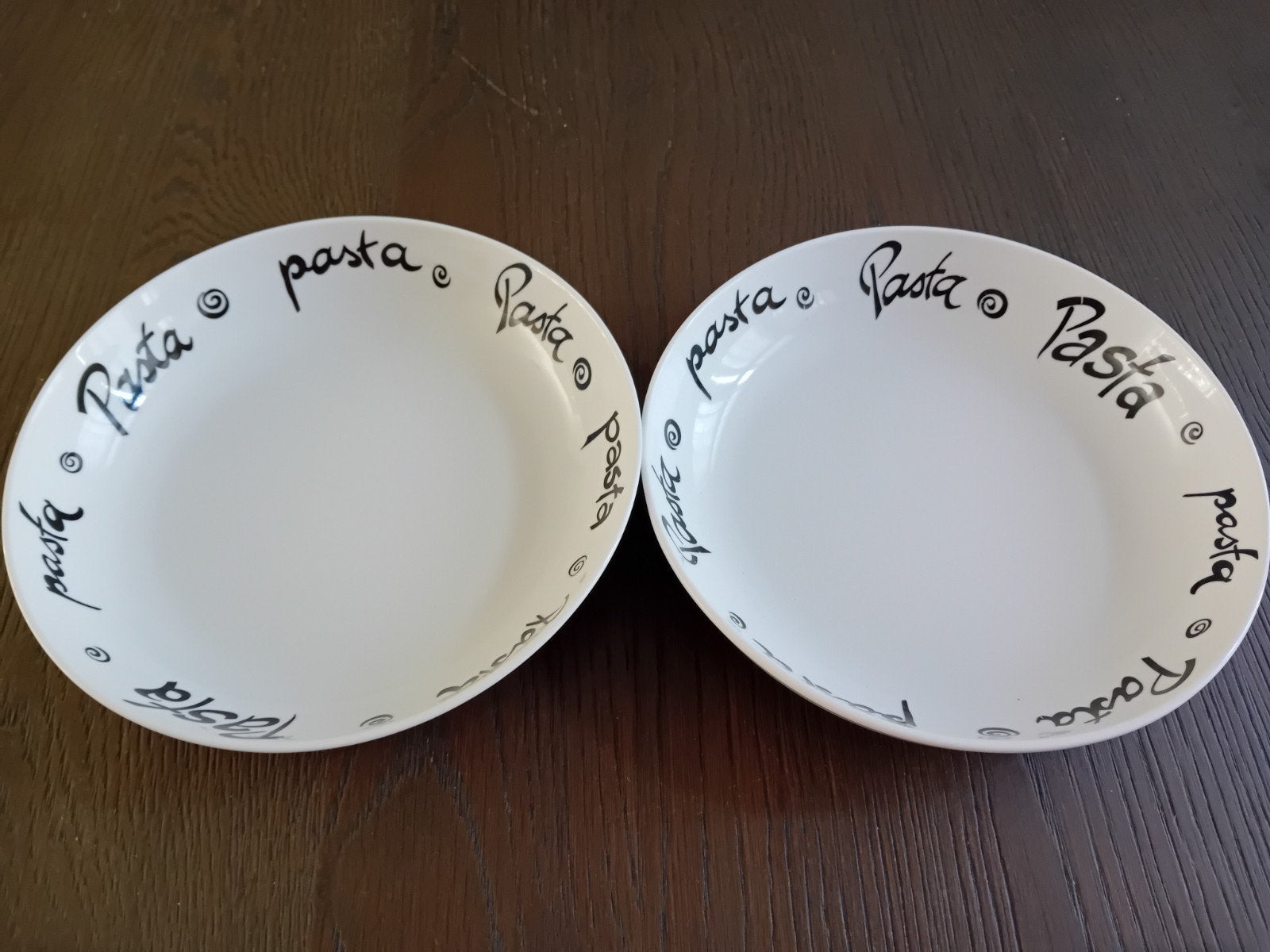2 stenen pasta schalen, Huis en Inrichting, Keuken | Servies, Ophalen of Verzenden, Aardewerk, Overige stijlen, Schaal of Schalen
