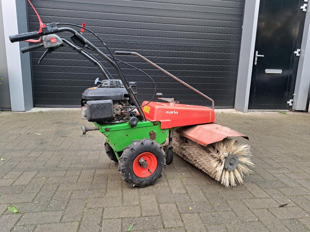 Agria veegmachine 1m met Honda motor, Ophalen, Beton, Overige typen