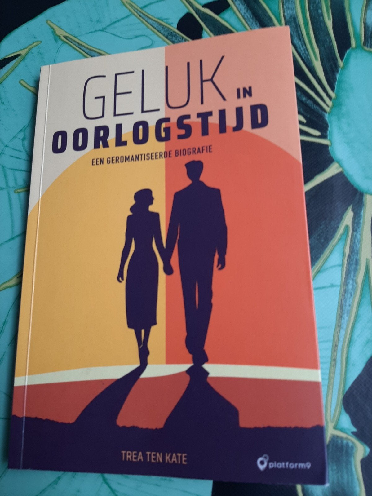 Geluk in oorlogstijd., Ophalen of Verzenden, Zo goed als nieuw, Overige