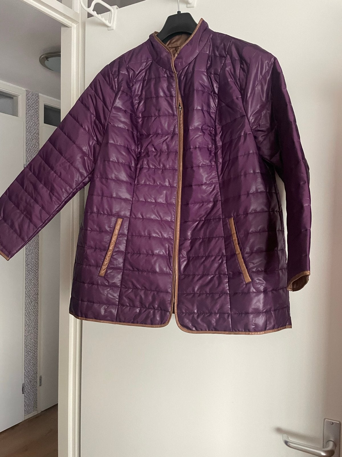 Paarse gewatteerde jas nieuw, Ophalen of Verzenden, Nieuw, Maat 42/44 (L), Paars
