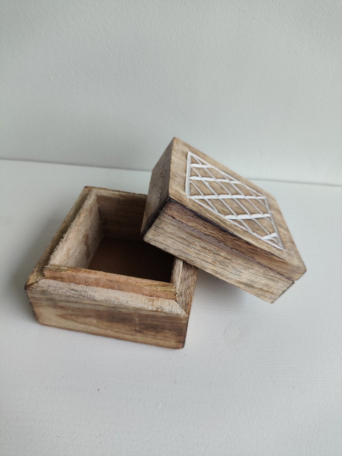 Houten bakje, Ophalen