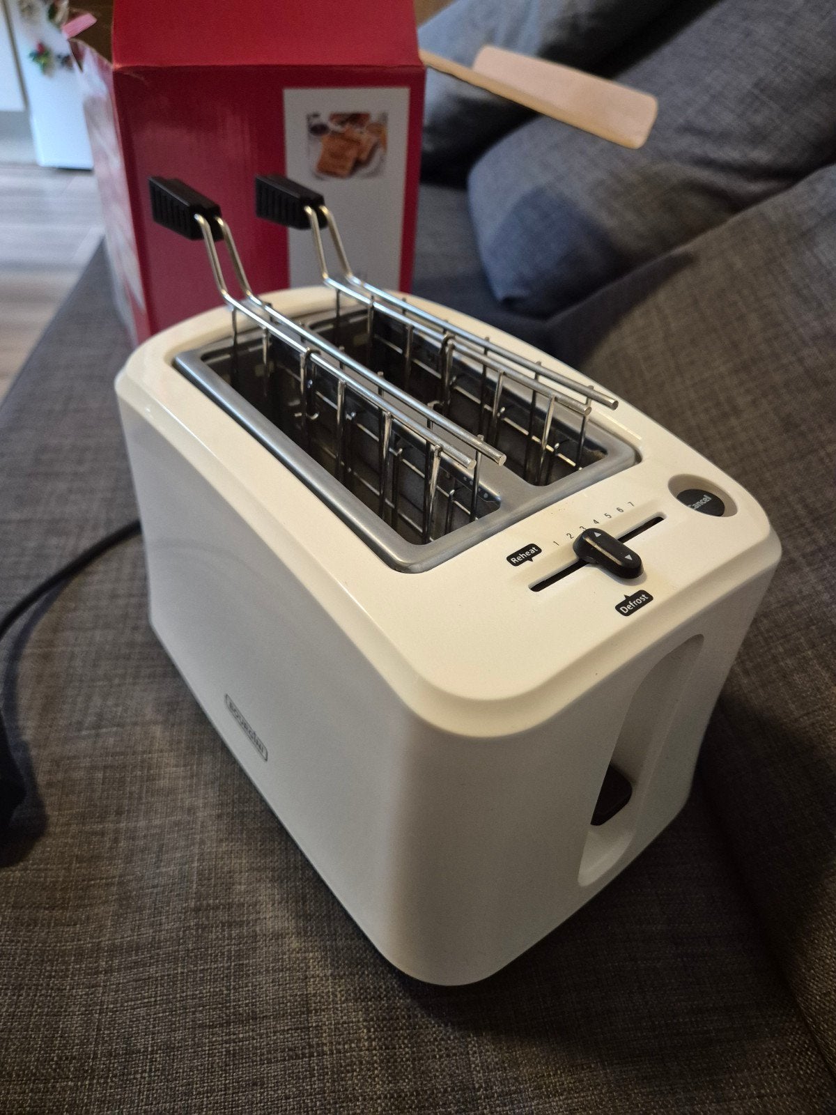 Bourgini Tosti Toaster - Broodrooster en Tosti Maker, Ophalen of Verzenden, Zo goed als nieuw, Uitneembare kruimellade