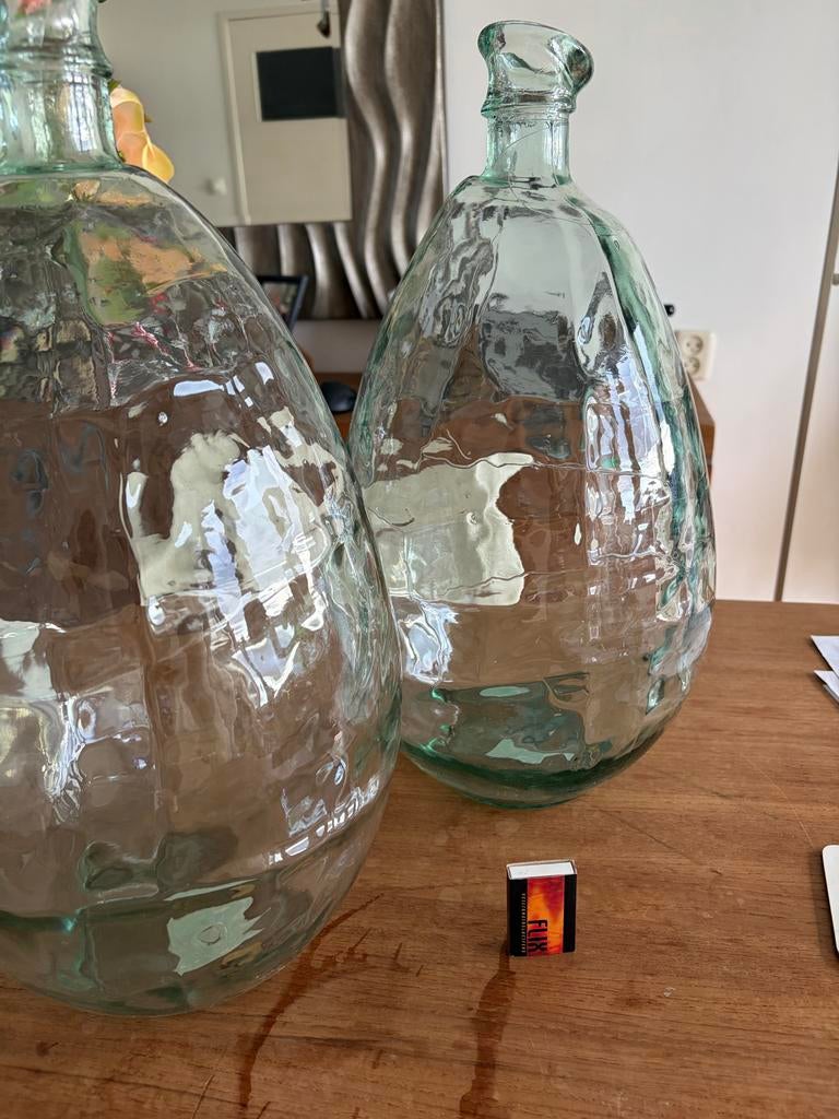 Grote glazen flessen (2 stuks) - Decoratief en uniek, Ophalen of Verzenden