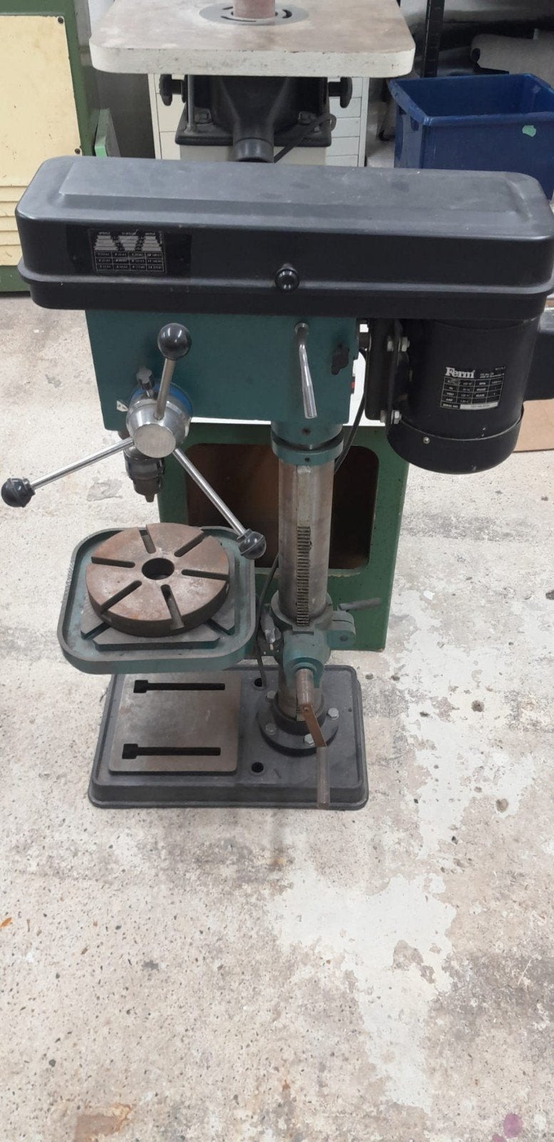 Ferm kolom boormachine, Ophalen, Boormachine