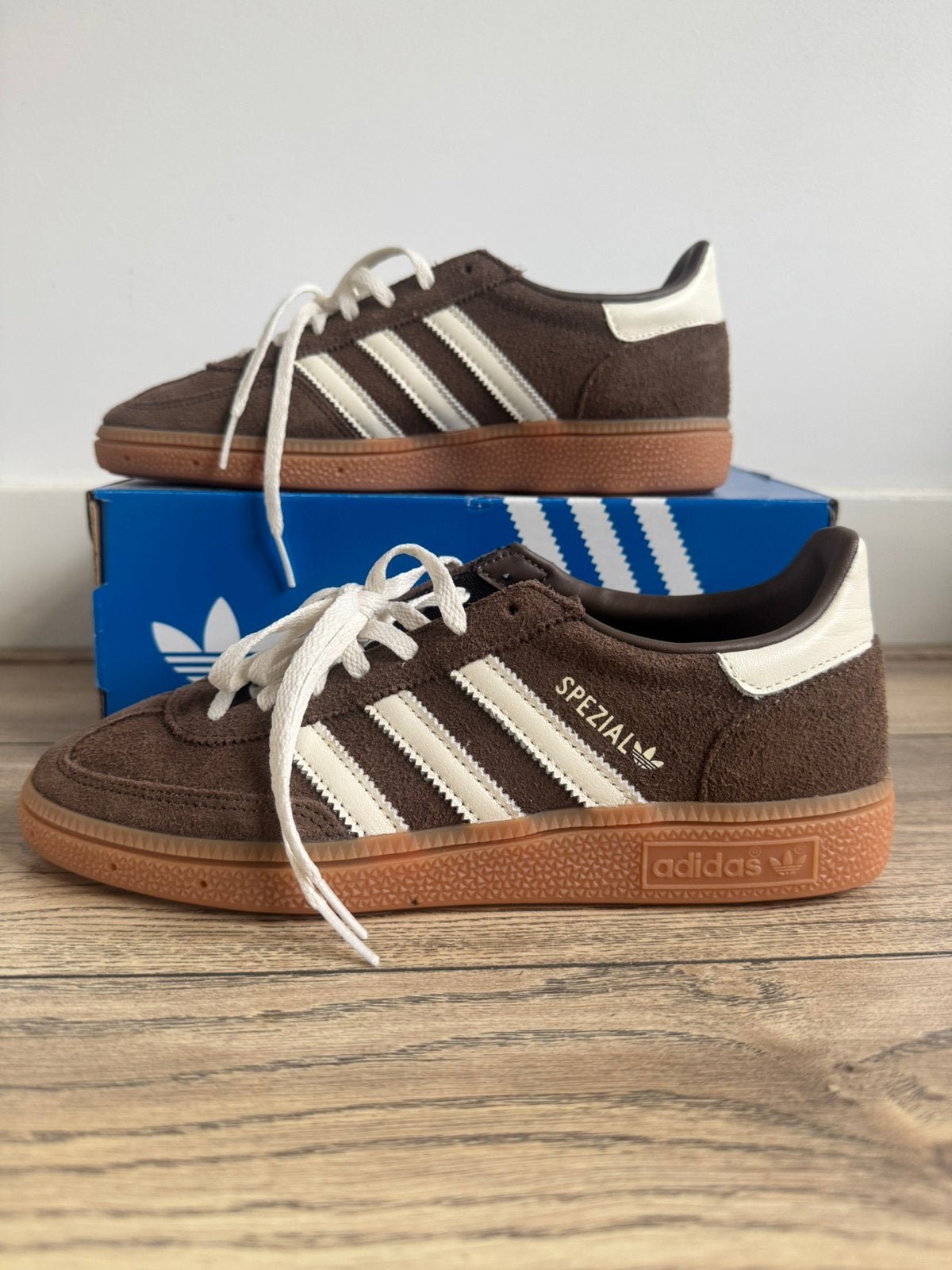Adidas Handball Spezial, Bruin, Nieuw, Ophalen of Verzenden, Sneakers of Gympen