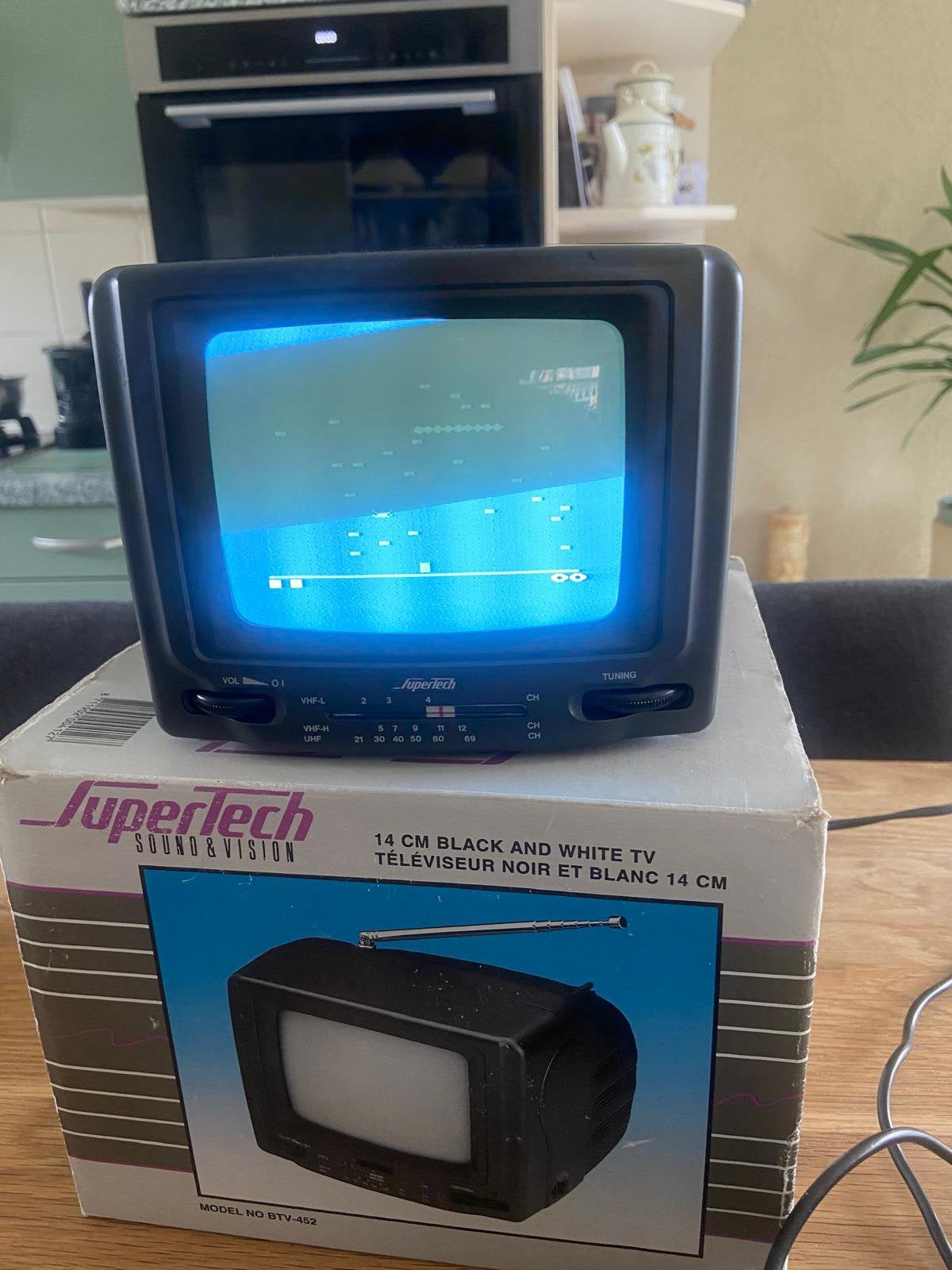 Supertech zwart/wit tvtje 14 cm, Ophalen of Verzenden, Gebruikt