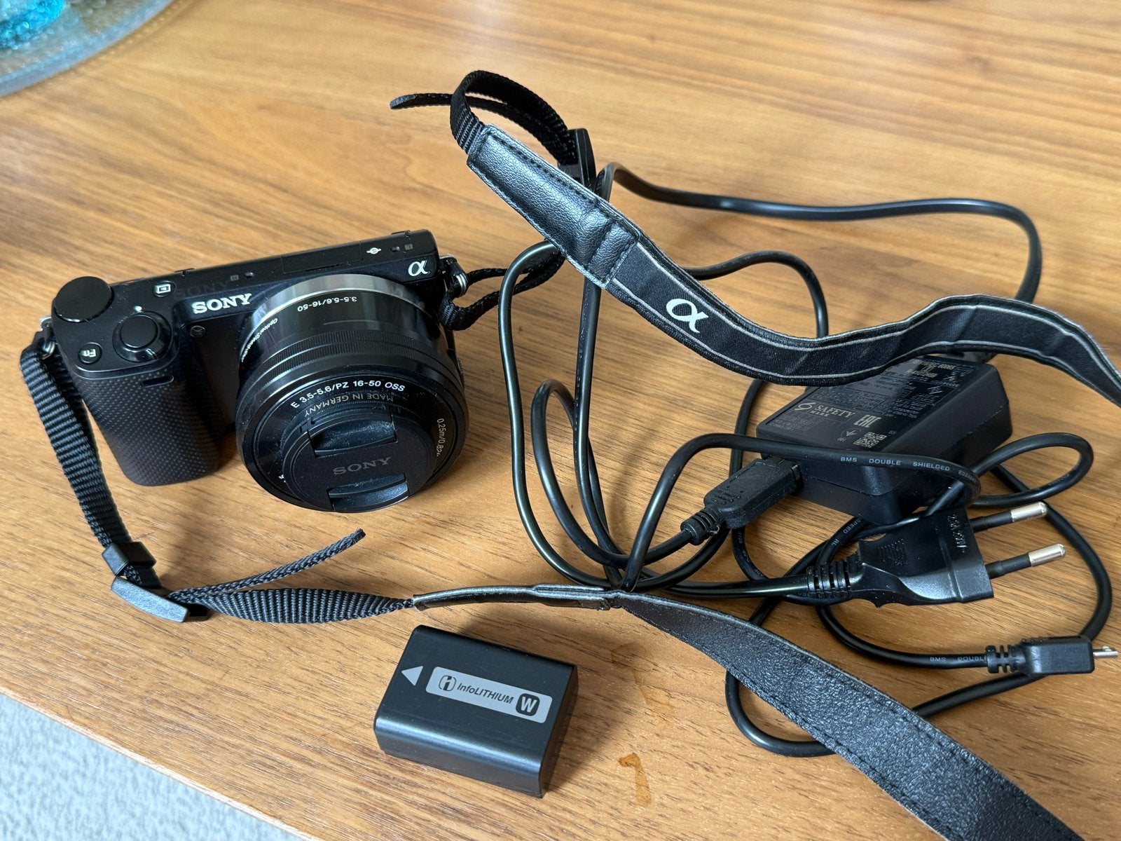 Sony NEX-5R Systeemcamera met E 3.5-5.6/PZ 16-50 OSS lens, Gebruikt, Beeldstabilisatie, Ophalen of Verzenden, 4 t/m 7 keer