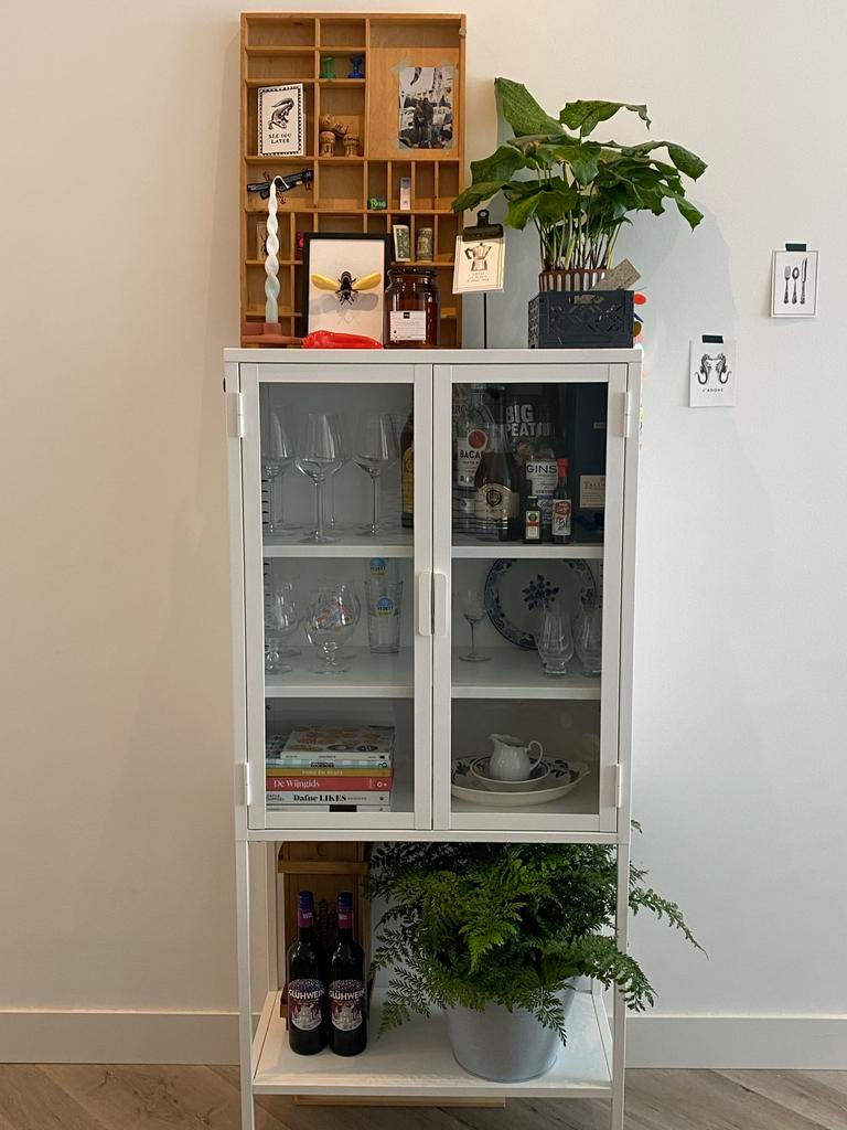 Wit vitrine / apothekerskastje metaal, Huis en Inrichting, Ophalen, Zo goed als nieuw