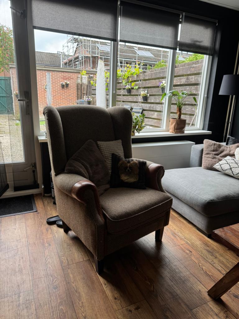 Comfortabele john bardale fauteuil, Ophalen, Gebruikt, Stof, 75 tot 100 cm