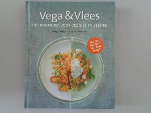 Vega & Vlees - Margit Proebst - Foto's Pia Grimbühler, Boeken, Kookboeken, Hoofdgerechten, Ophalen of Verzenden, Zo goed als nieuw