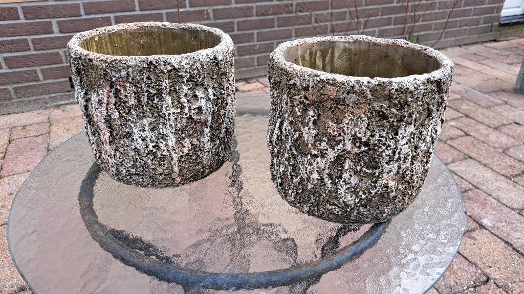 2 bloempotten voor binnen en buiten, Tuin en Terras, Bloempotten, Ophalen, Rond, Zo goed als nieuw, Balkon