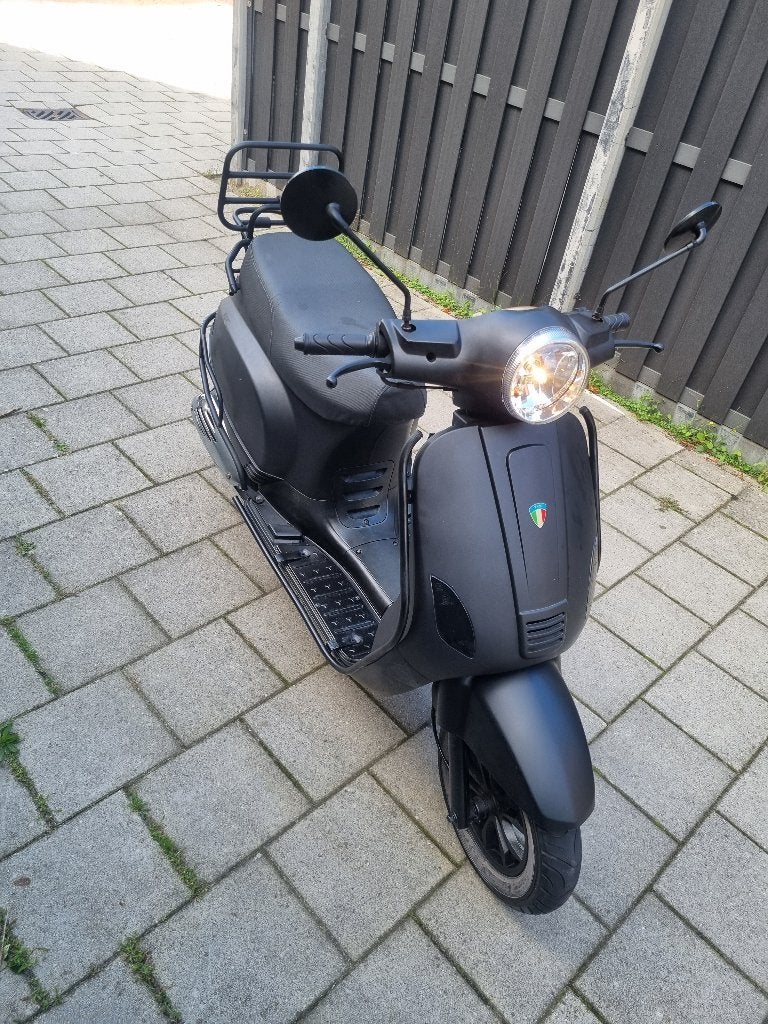 Snor scooter, Fietsen en Brommers, Overige merken, Ophalen of Verzenden, Zo goed als nieuw, Benzine