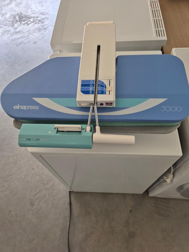 Elnapress 3000 stoomstrijkijzer met handleiding, Ophalen, Zo goed als nieuw, Strijkijzer met snoer