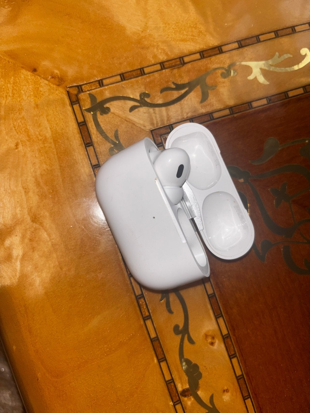 Apple AirPods Pro 2e generatie (alleen een pod zit erin), Ophalen of Verzenden, Gebruikt, Zilver, Overige types
