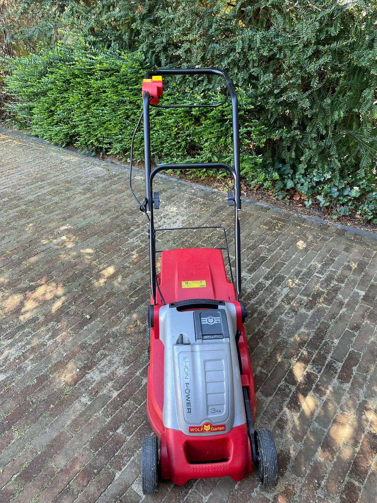 WOLF-Garten grasmaaier met set accu‘s, Ophalen, Gebruikt, Accu-grasmaaier, Opvangbak