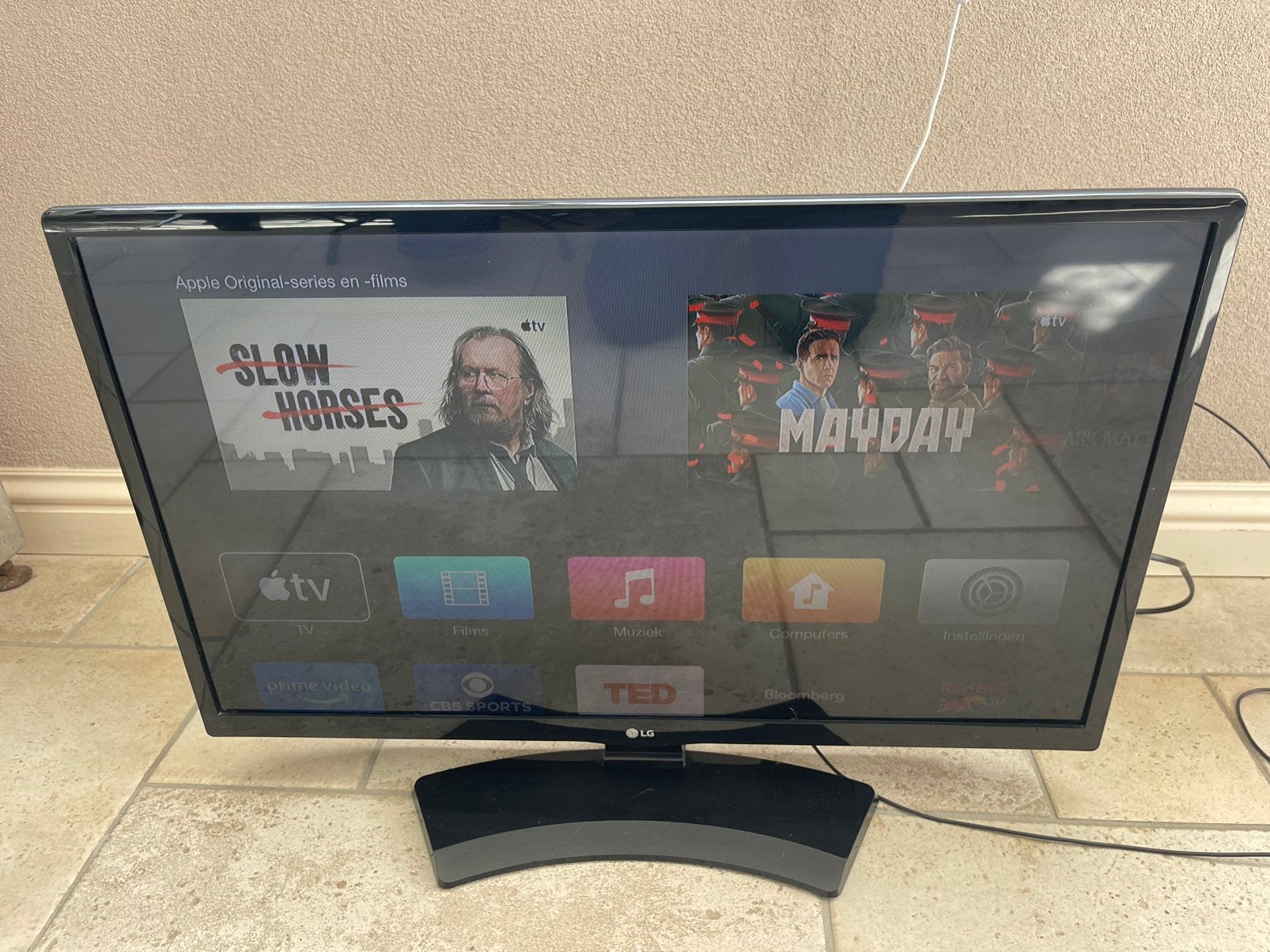 LG 28 inch led TV, Ophalen, LED, 50 Hz, Zo goed als nieuw