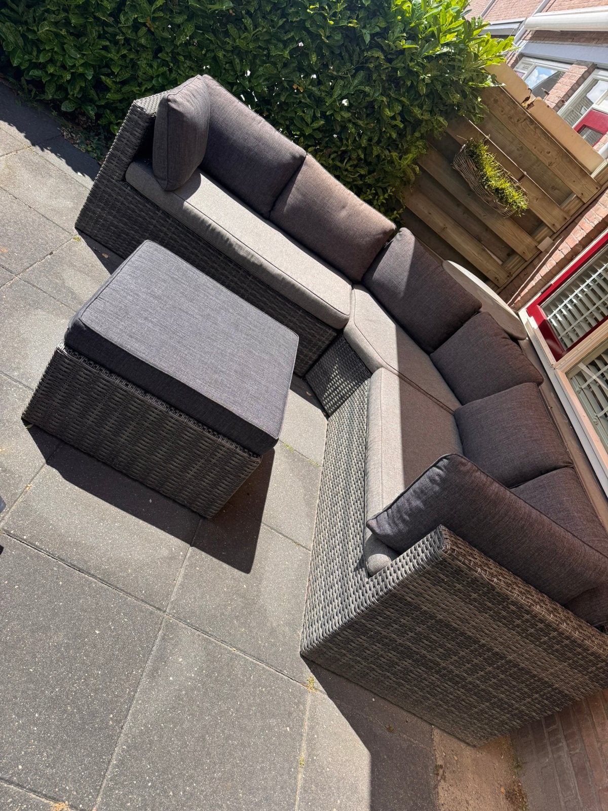 Mooie loungeset met tafeltje - kussens licht verkleurd, Ophalen, 5 zitplaatsen, Gebruikt, Loungeset