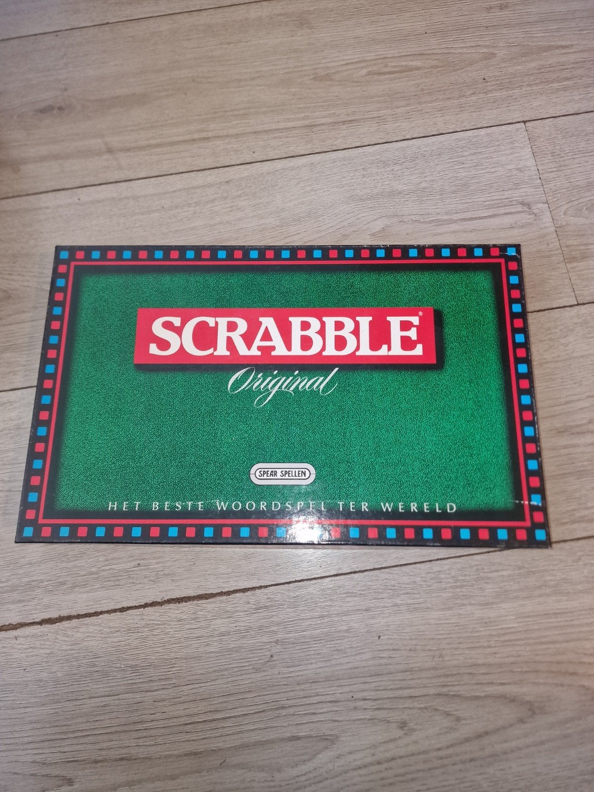 Scrabble Original - Zo goed als nieuw en compleet, Hobby en Vrije tijd, Gezelschapsspellen | Bordspellen, Ophalen of Verzenden