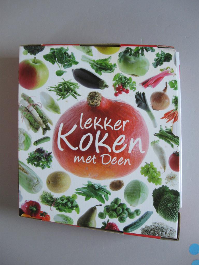 KOOKBOEKENSET DEEN VAN 4 STUKS (NIEUW) IN DISPLAY, Ophalen of Verzenden, Nieuw, Europa, Overige typen