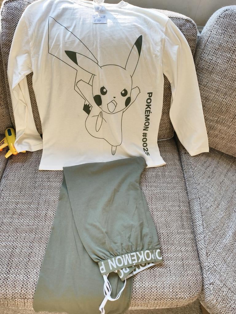 Pokemon Pikachu Pyjama H&M Maat 158-164 Nieuw, Nacht- of Onderkleding, Jongen of Meisje, H&M, Nieuw