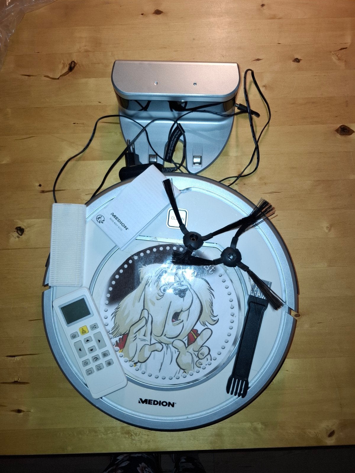Medion Robotstofzuiger met laadstation en afstandsbediening, Witgoed en Apparatuur, Gebruikt, Ophalen of Verzenden, Robotstofzuiger