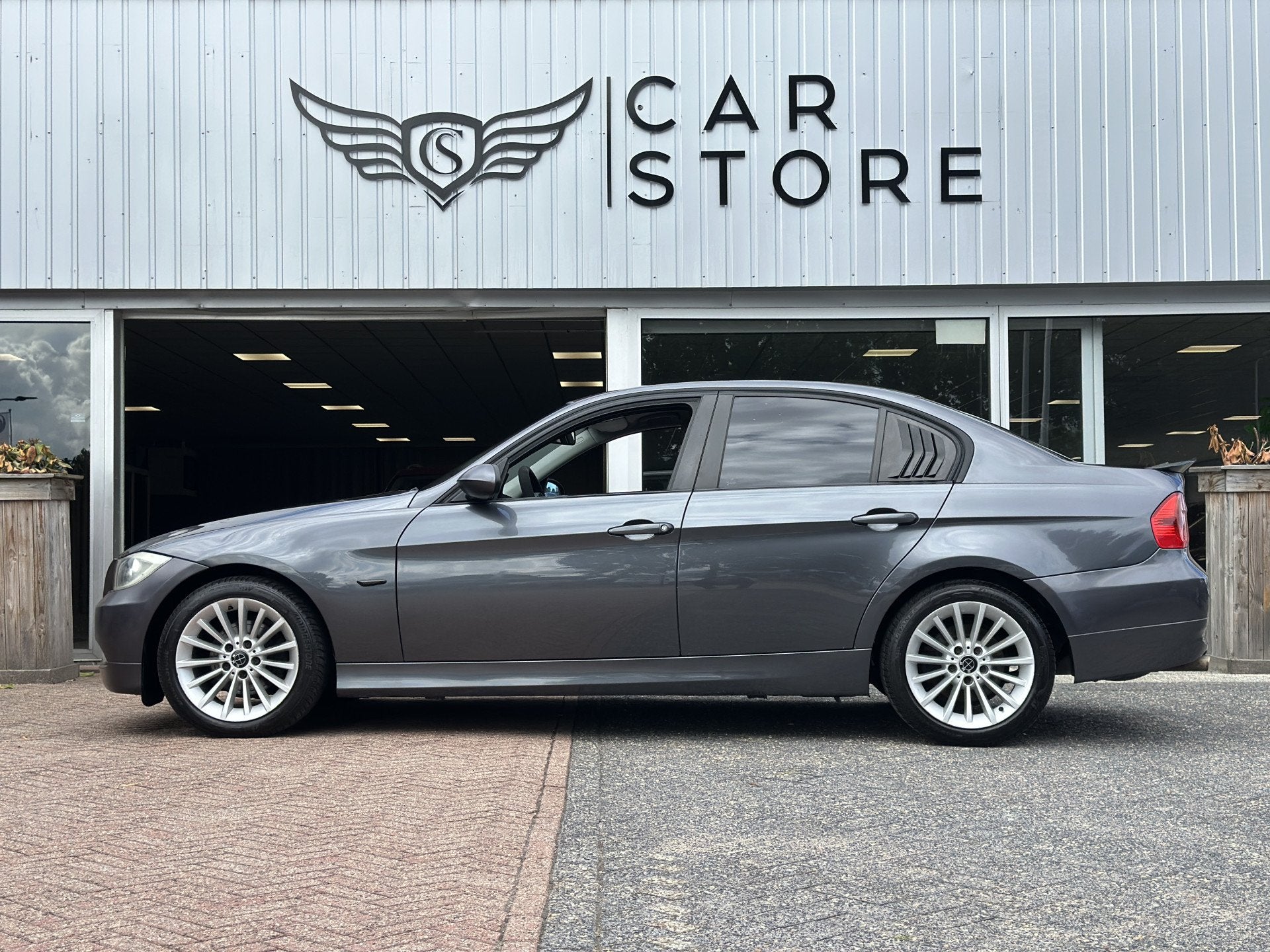 BMW 3 Serie 318i |CRUISE|AIRCO|LM VELGEN 17''|ELK.PAKKET|LEE, Auto's, Achterwielaandrijving, 4 cilinders, 14 km/l, Handgeschakeld