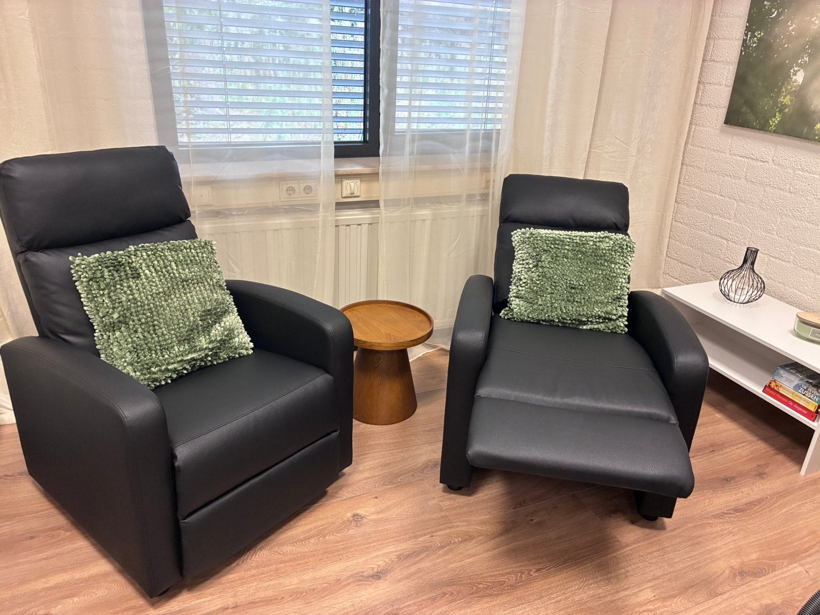 Relaxfauteuil “Hadrup” zwart kunstleer (2 stuks), Huis en Inrichting, Ophalen, Zo goed als nieuw, 75 tot 100 cm, 75 tot 100 cm