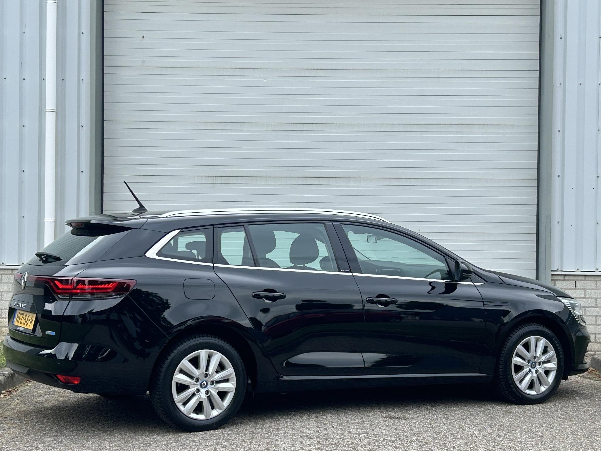 Renault Mégane Estate 1.6 E-Tech Plug-In Hybrid 160 Busines, Stof, Gebruikt, 4 cilinders, Parkeersensor