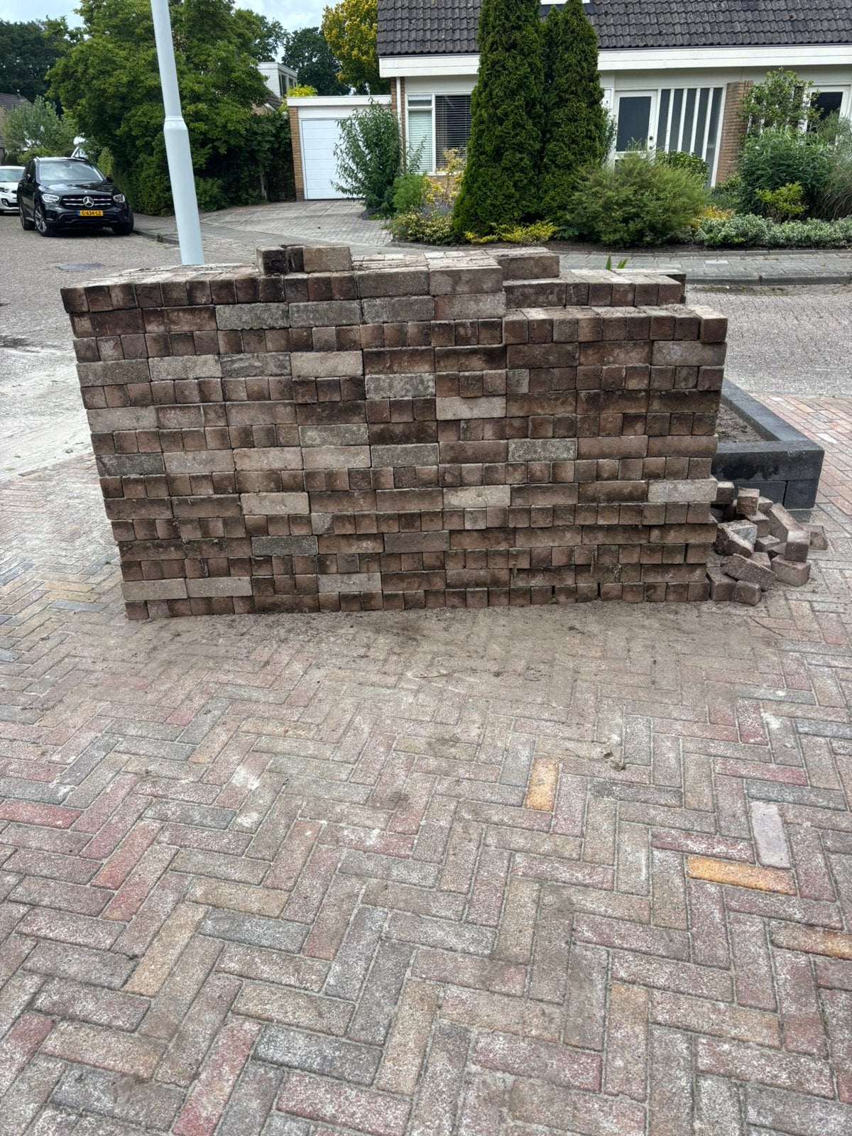 +/- 18m2 klinkers, Ophalen, Zo goed als nieuw, Beton, Klinkers