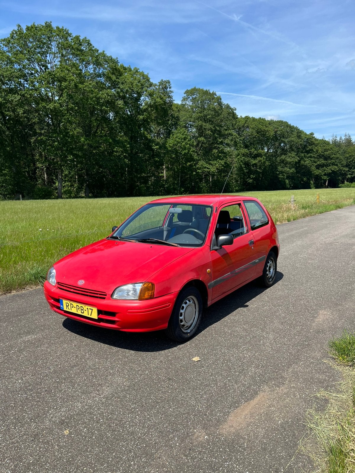 Toyota Starlet 1.3 16V 1997 Rood, Voorwielaandrijving, Stof, 4 cilinders, Starlet