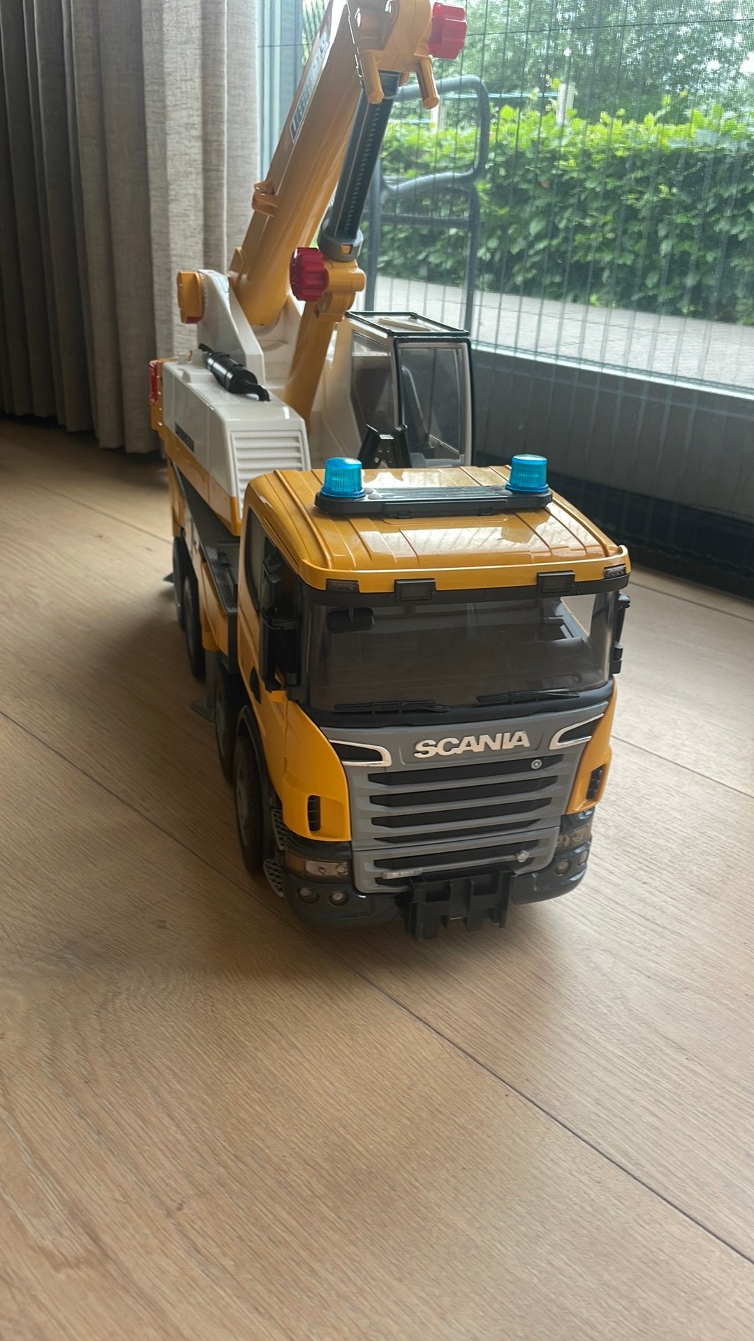 Liebherr speelgoed truck met sloopkogel, Kinderen en Baby's, Speelgoed | Speelgoedvoertuigen, Ophalen of Verzenden, Zo goed als nieuw