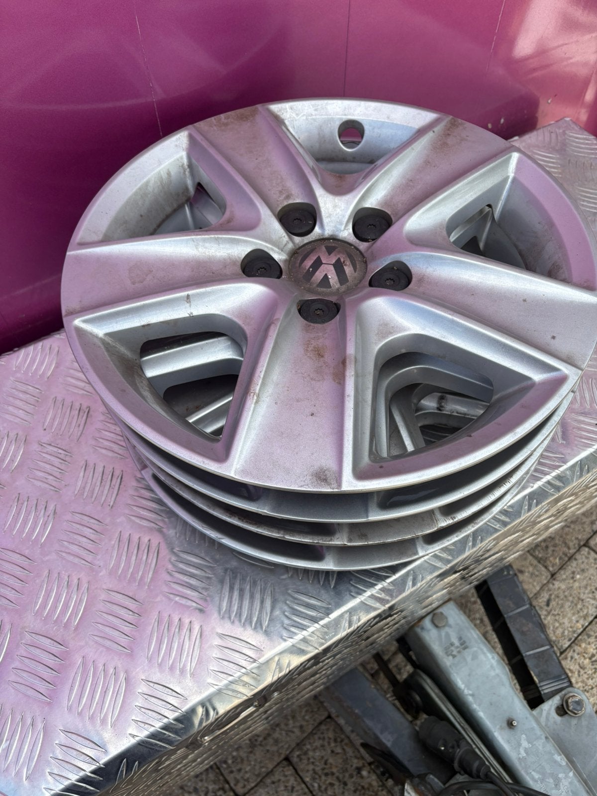 4 X 16INCH VOLKSWAGEN WIELDOPPEN., Ophalen of Verzenden, Gebruikt