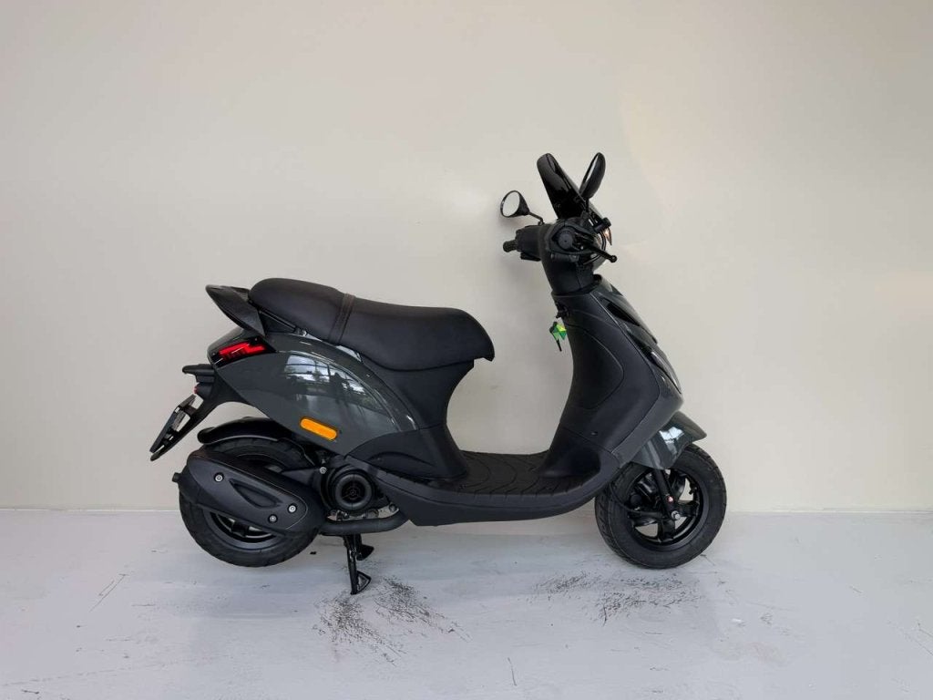 Piaggio Zip Brom 45 km/h, BWJ 2023, Ferrari Grey, Niet ingevuld, Gebruikt, Maximaal 45 km/u, Zip