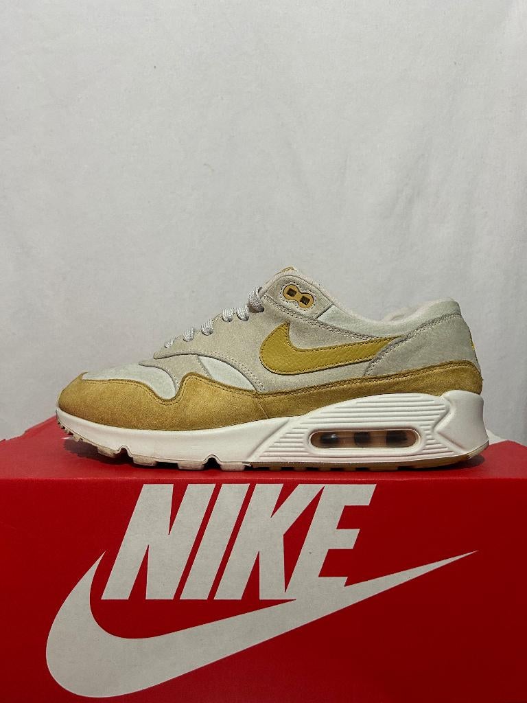 ALS NIEUW! Maat 44,5 - Nike Air Max 90/1 Wheat Gold, Kleding | Heren, Schoenen, Overige kleuren, Verzenden, Nike, Nike