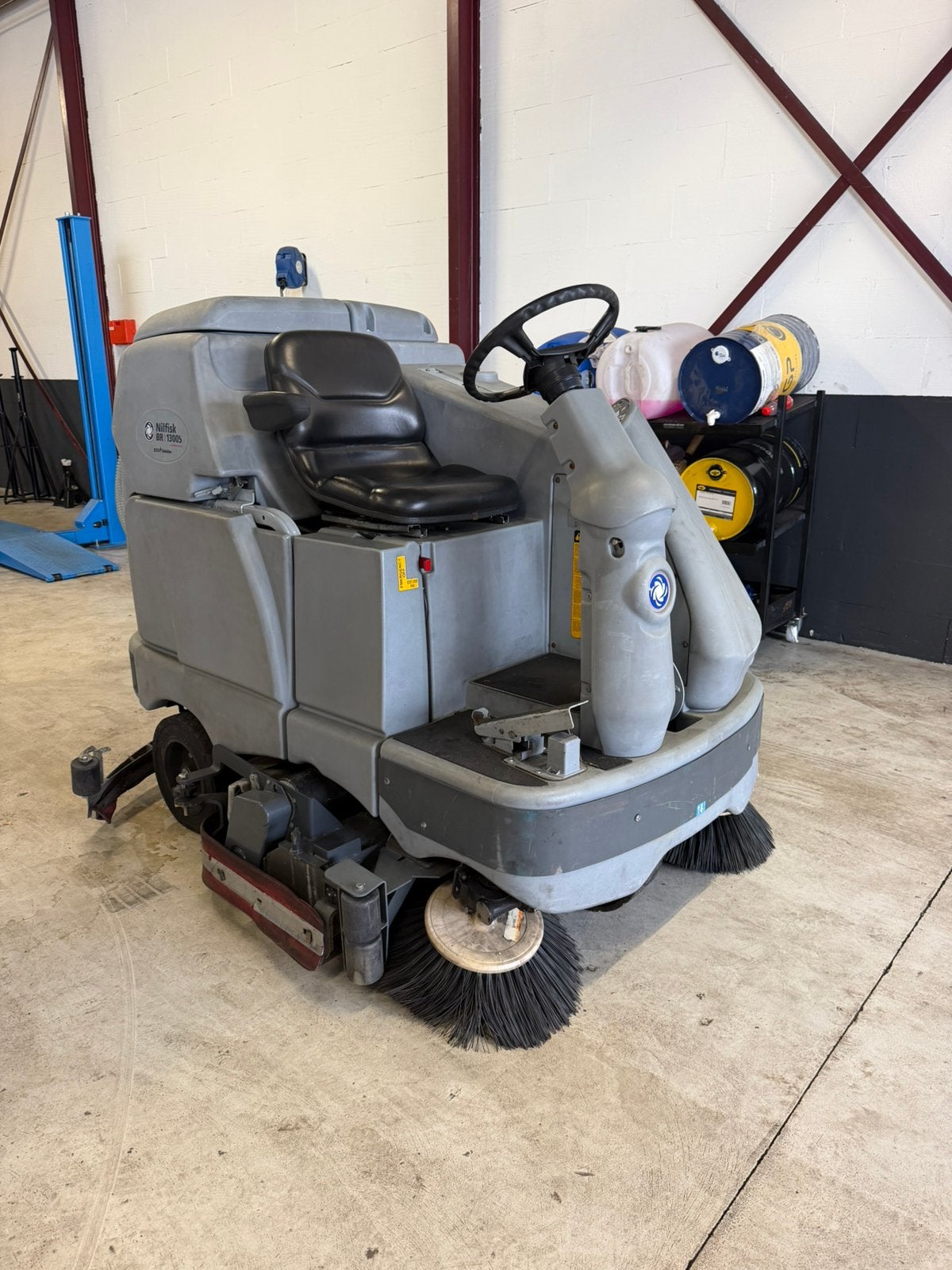 Nilfisk BR 1300S C opzit-schrobzuigmachine, Ophalen