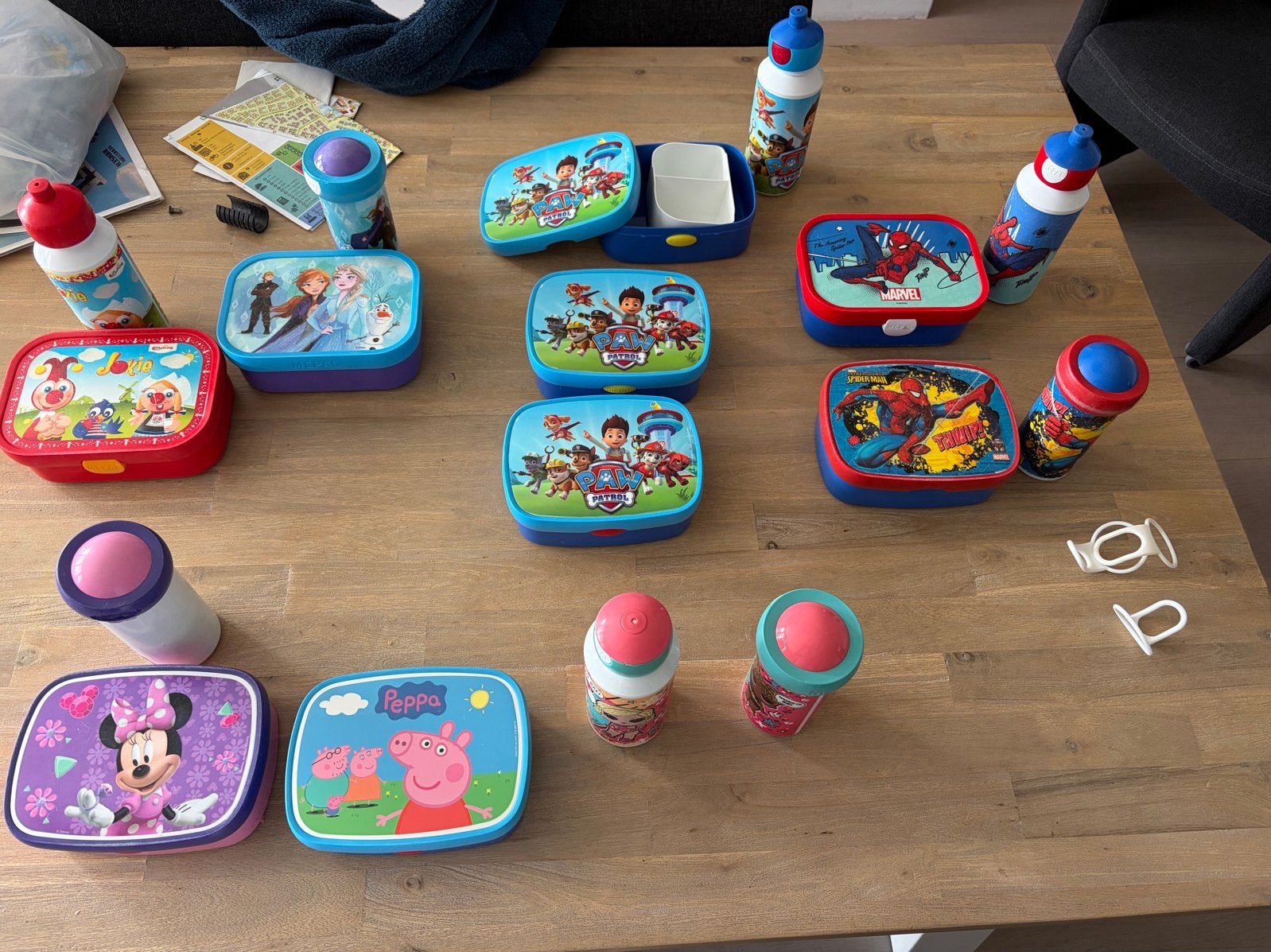 Diverse broodtrommels en drinkbekers (gebruikt), Ophalen, Gebruikt