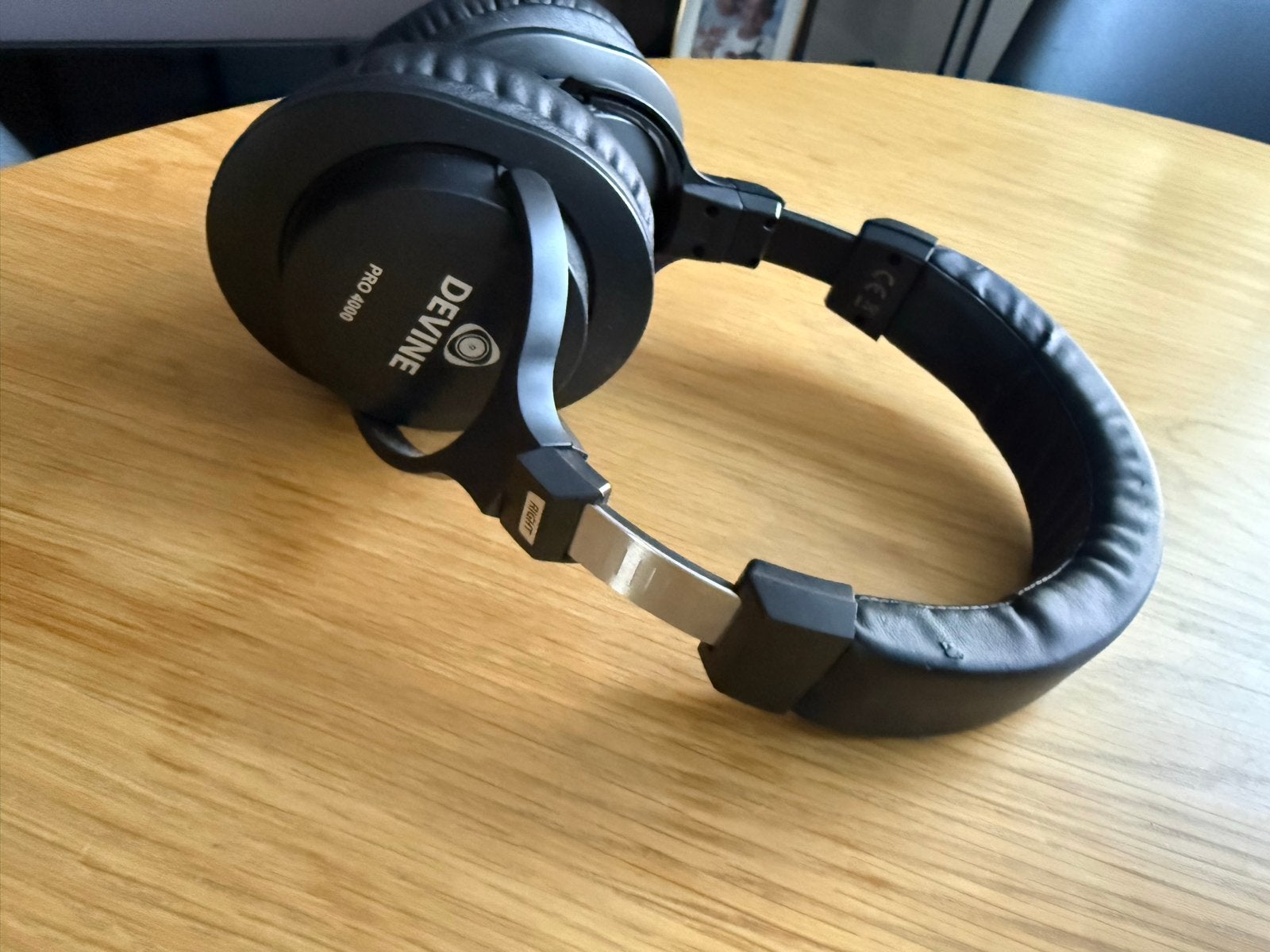 Devine PRO 4000 Studio Koptelefoon, Verstelbaar, Zo goed als nieuw, Zwart, Studio / DJ