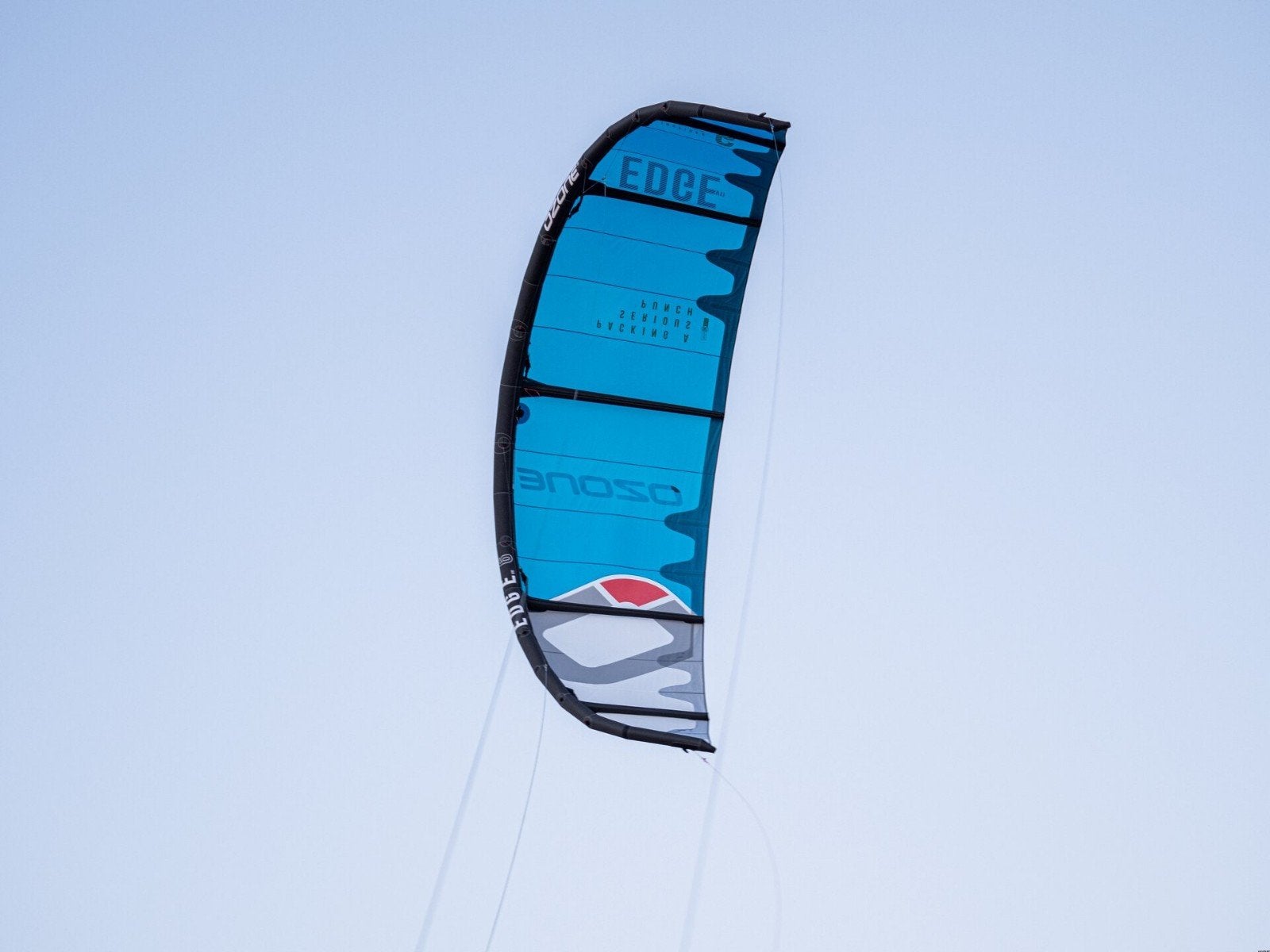 Ozone Edge V11 11m (Blue), Watersport en Boten, Kitesurfen, Gebruikt, Kite, 11 m², Geen board, Ophalen of Verzenden